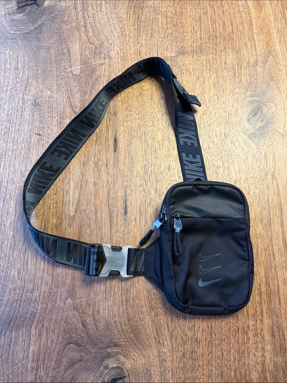 NIKE Hip Pack
